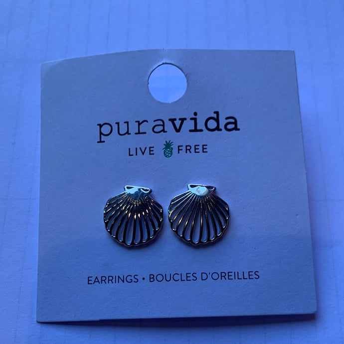 DELICATE SHELL STUD SILVER